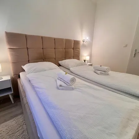 Vollausgestatte Fuer 5 Personen Appartement *