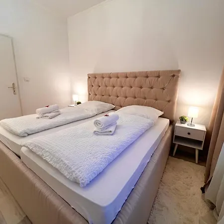 Vollausgestatte Für 5 Personen Apartment